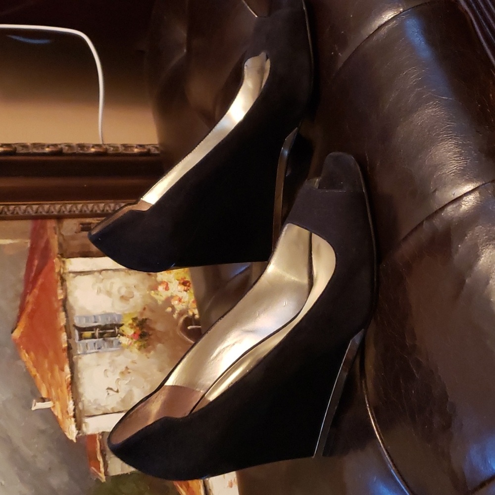 Heels - Picture 2 of 8